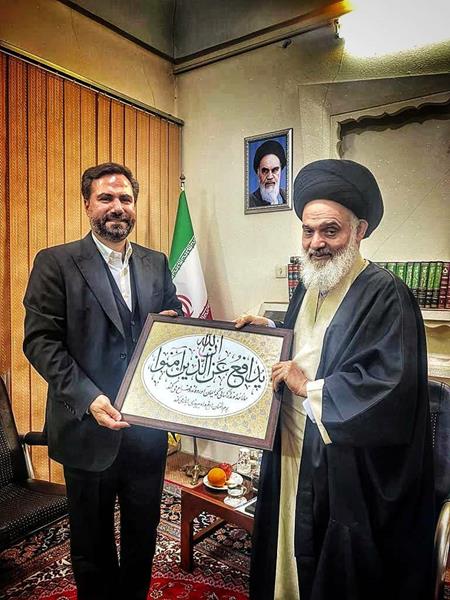 آیت الله حسینی بوشهری با مدیر عامل شرکت عملیات غیرصنعتی پازارگاد دیدار کرد
