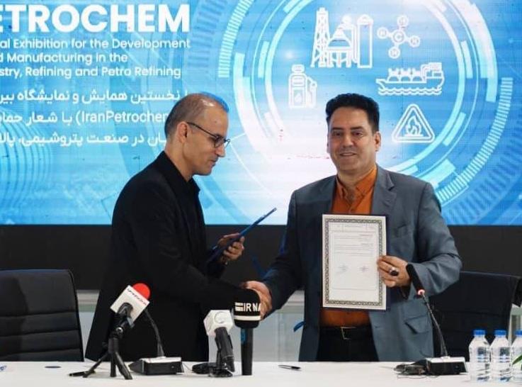  پتروشیمی خوزستان با یک شرکت دانش‌بنیان برای ساخت کارت‌های الکترونیکی برق و ابزاردقیق قرارداد امضاء شد 