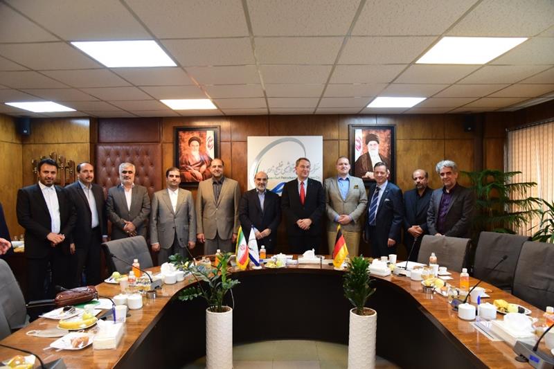 جلسه تبادل نظر هیات آلمانی با مدیران هلدینگ خلیج فارس 
