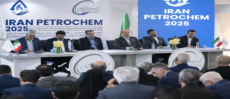 اصلاح آییننامه معاملات هلدینگ خلیجفارس با رویکرد حمایت از ساخت داخل ابلاغ شد/ تولیدکنندگان داخلی به رعایت همه استانداردها و زمانبندی متعهد باشند